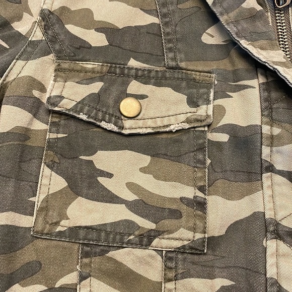 Factory distressed cargo jacket - Picture 3 of 8